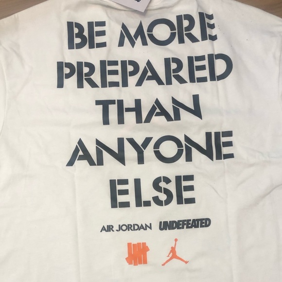 Jordan x Undefeated T-Shirt White 2XL. Color White. - Picture 3 of 6